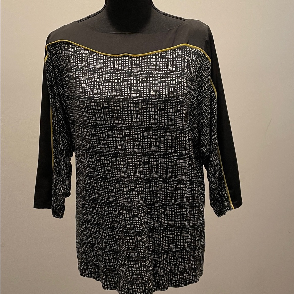Ann Taylor Top Women Size S Black White Print Yellow Piping HighLow Design